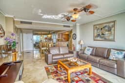 Gorgeous 2/2 condo with fantastic views 1402 - Image 5