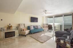 Lovely 2/2 condo at Clearwater Beach! 802 - Image 5