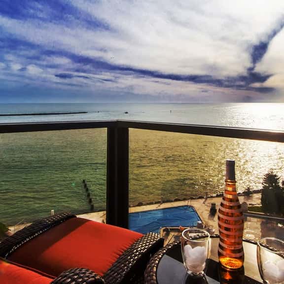 Lovely 2/2 condo at Clearwater Beach! 802 - Image 1