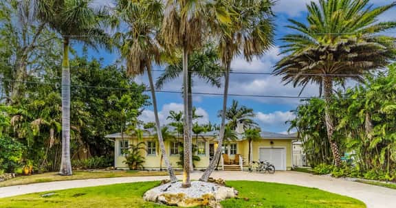 Coconut Cottage @ CLW Beach! - Image 2