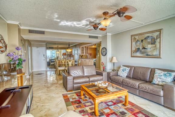 Gorgeous 2/2 condo with fantastic views 1402 - Image 5