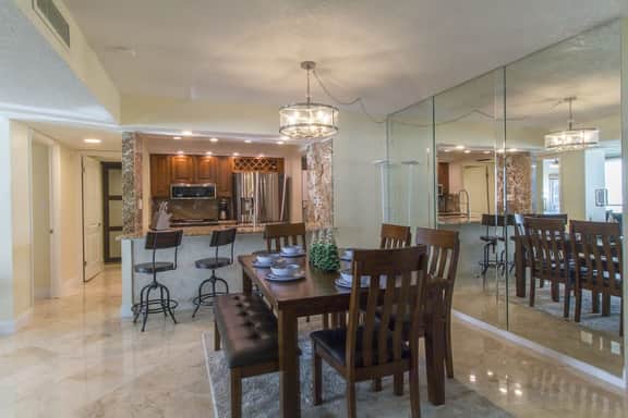 Lovely 2/2 condo at Clearwater Beach! 802 - Image 3